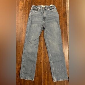 Abercrombie & Fitch Ultra High Rise 90s Straight Jean